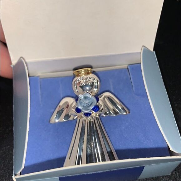 Avon Vintage Angel Rose Pin - Picture 1 of 4